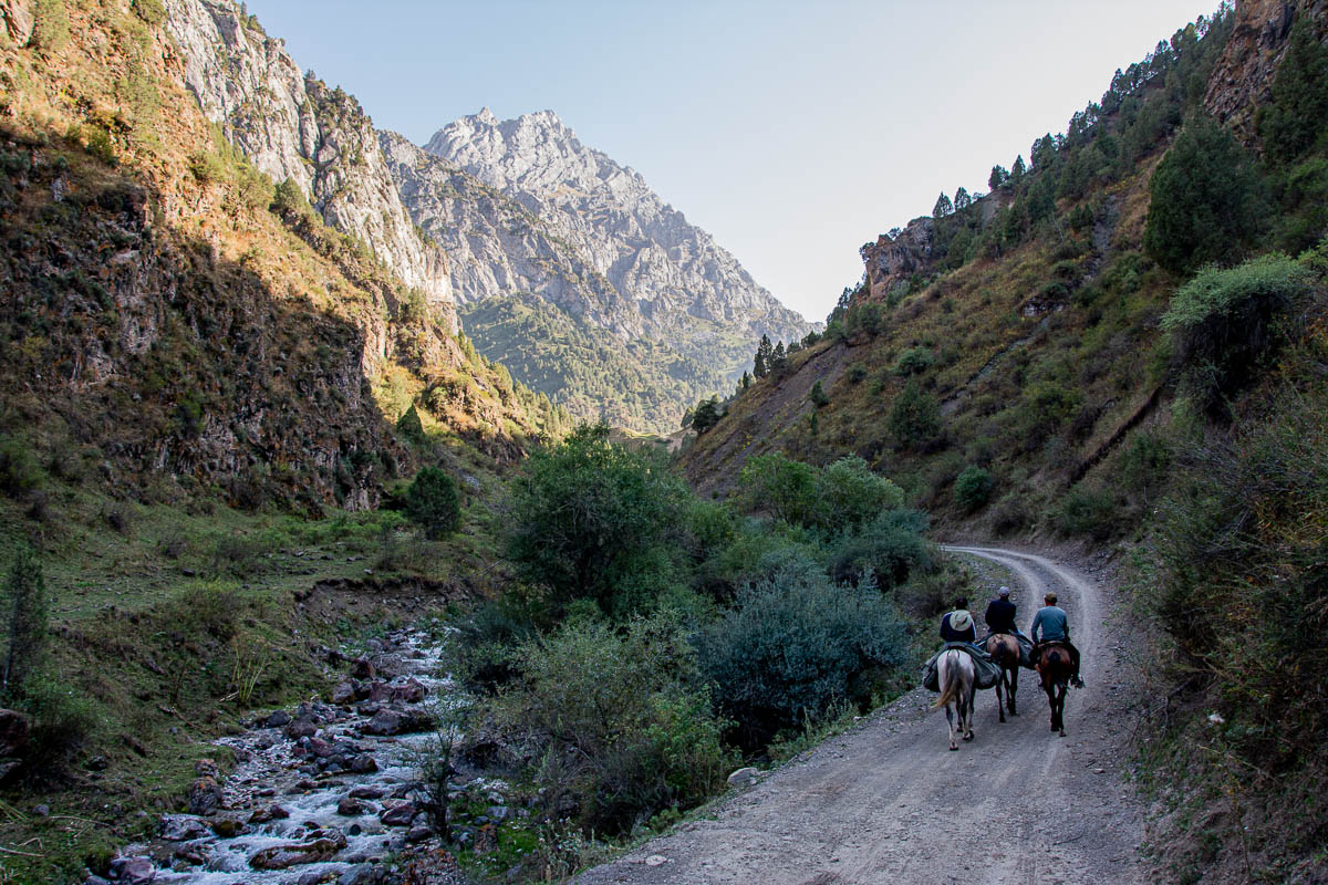 Horsetrek_around_Osh