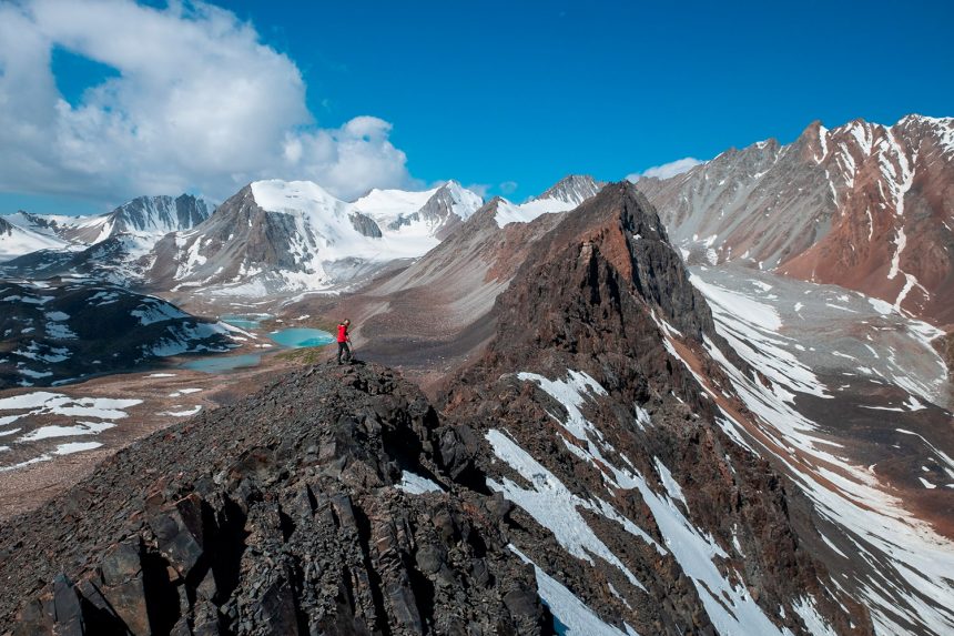 Trekking and Hiking in Kyrgyzstan in the Alay Mountains