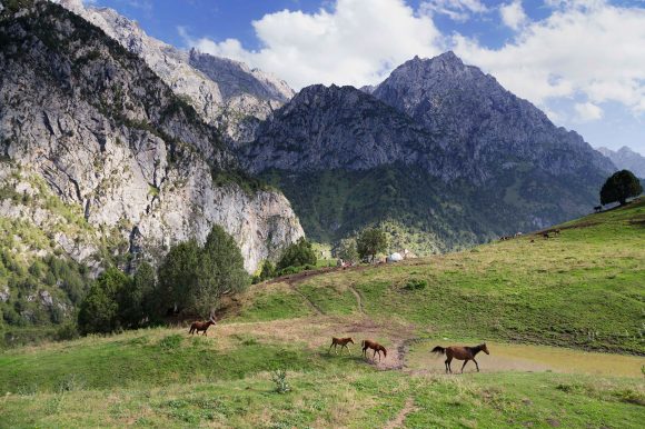 horse_trek_kyrgyzstan_osh_city